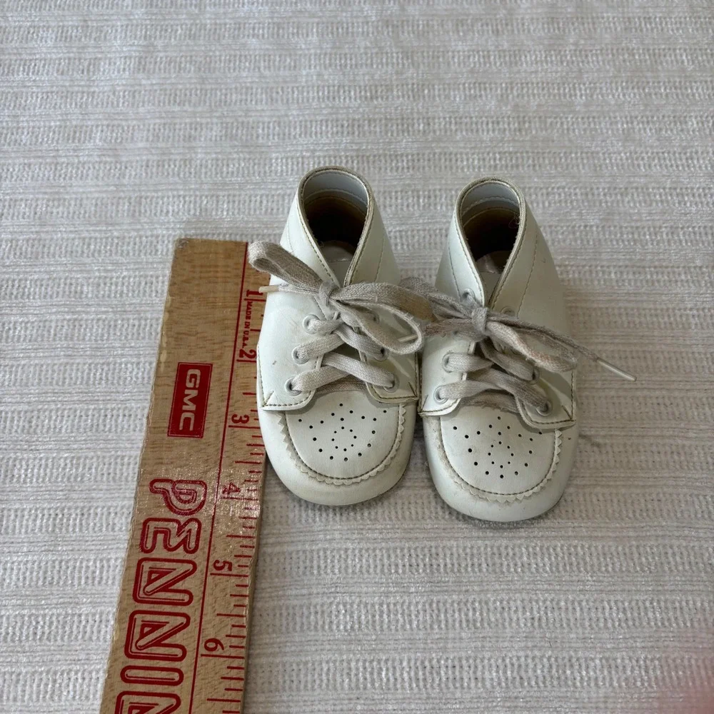 Vintage White Leather Baby Walking Shoes High Top Perforated Lace Up Soft Sole